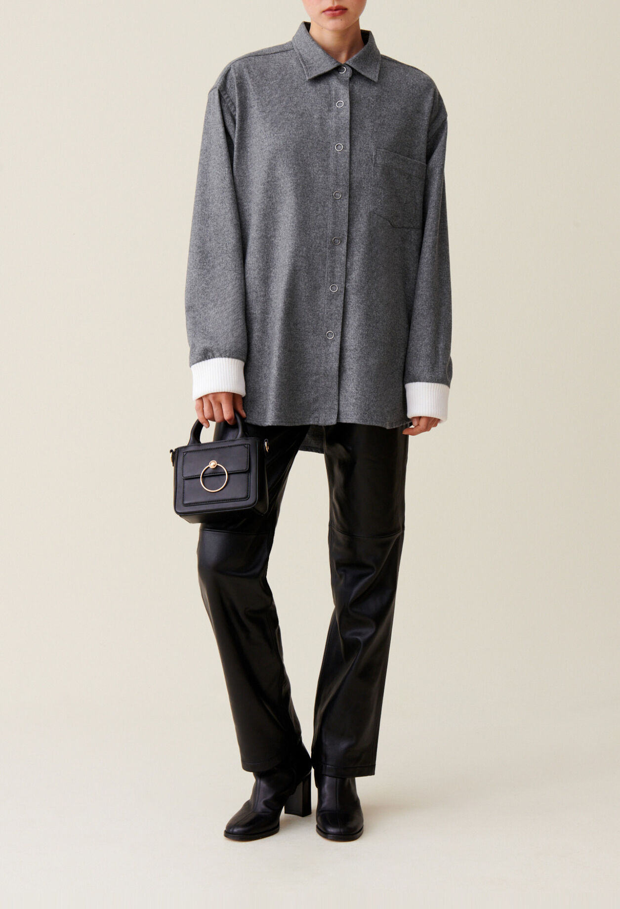 Oversize-Hemdjacke in Grau