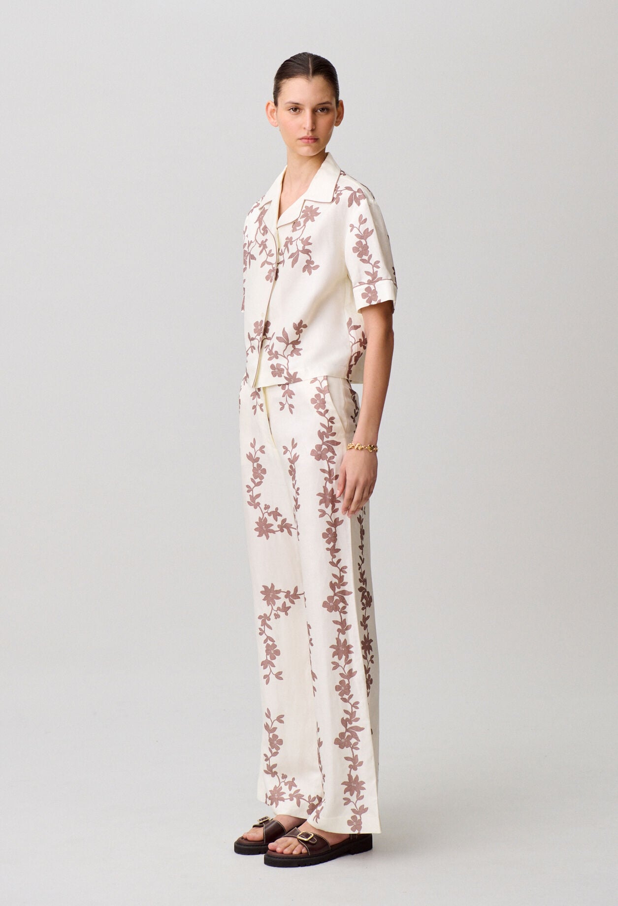 Weite Hose mit Blumen