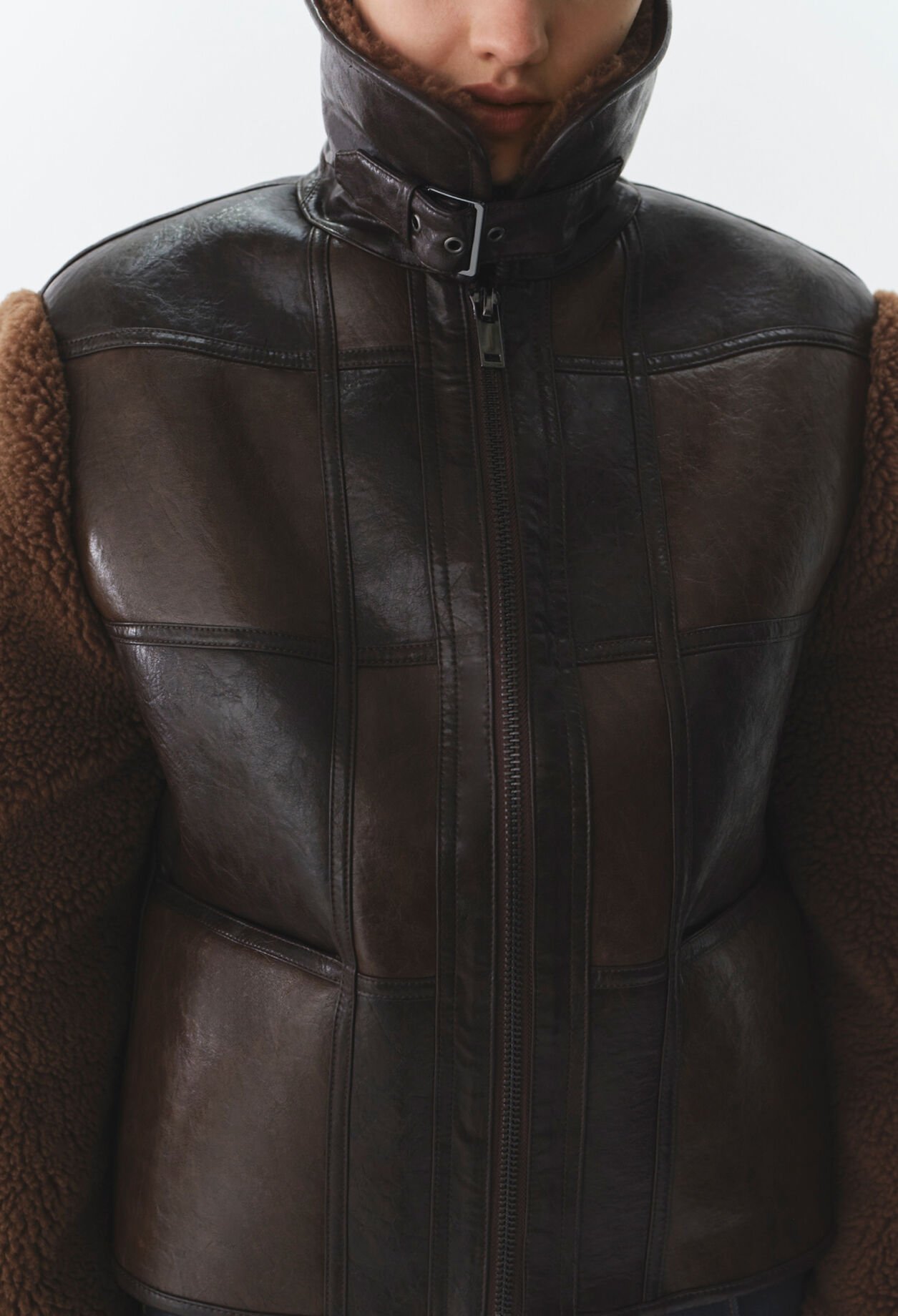 Kurze zweifarbige Jacke
