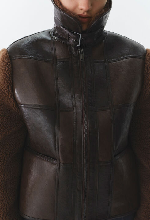 Kurze zweifarbige Jacke