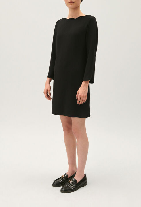 Kurzes schwarzes Kleid