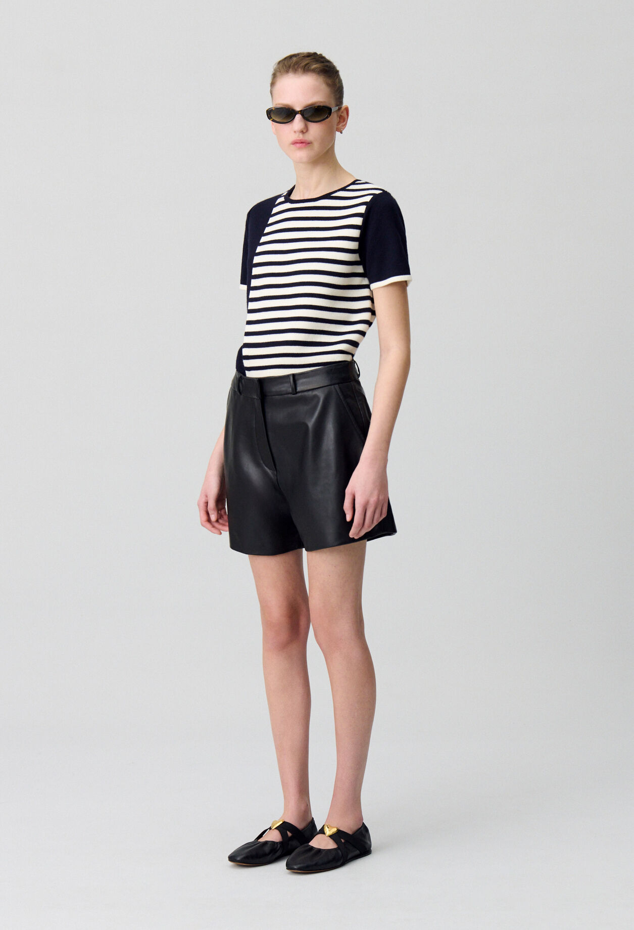 Schwarze Leder-Shorts 