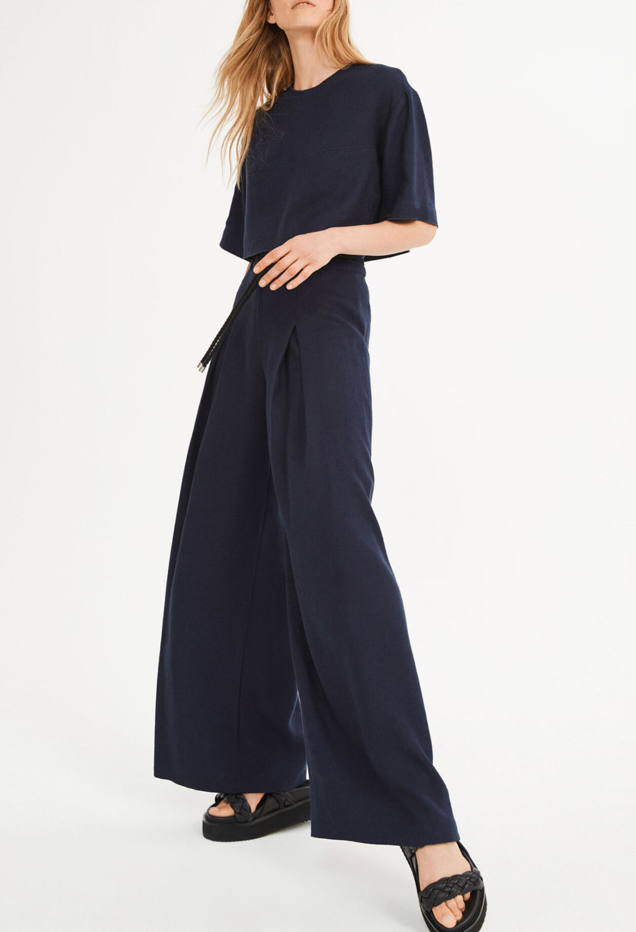 Lange Hose mit Kordelgürtel