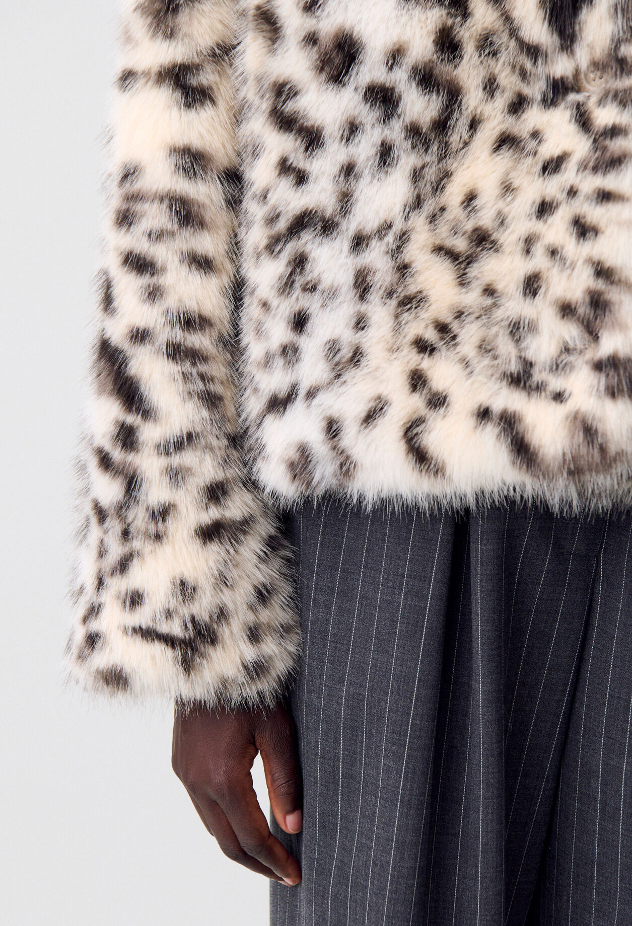 Webpelzmantel mit Leopardenmuster