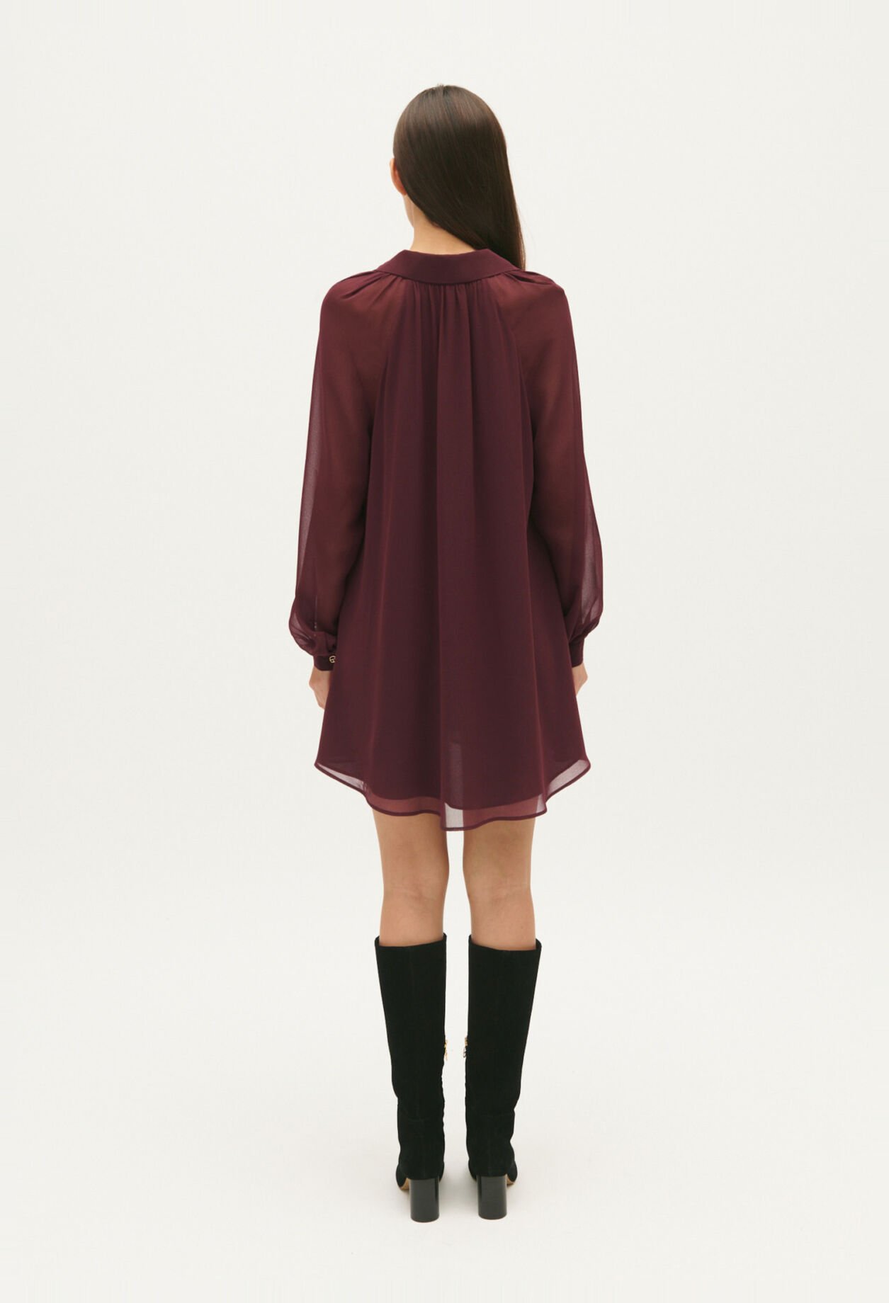 Kurzes, fließendes Kleid