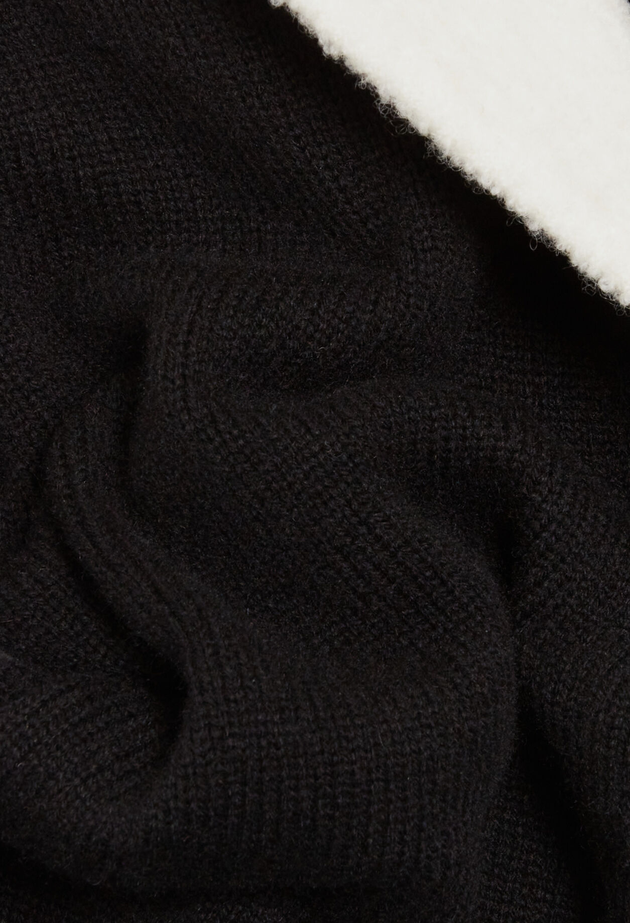 Strickjacke mit breitem Kragen