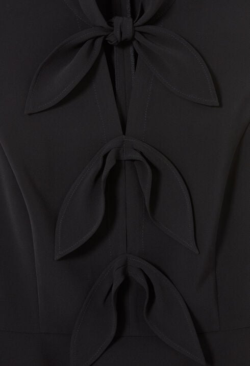 Kurzes Kleid, Schluppenkragen