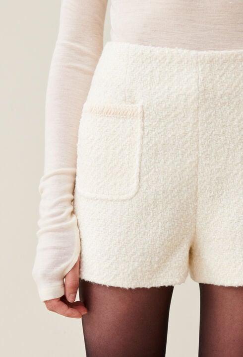 Elfenbeinfarbene Shorts aus Tweed 