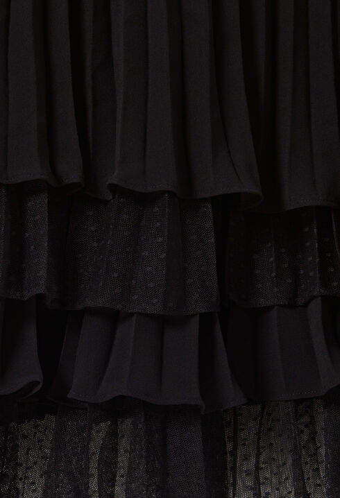 Kurzes schwarzes Rüschenkleid