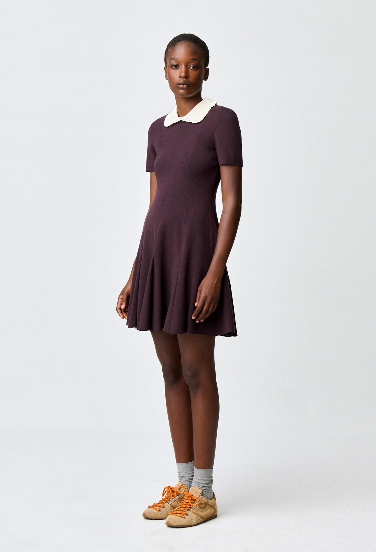 Strick-Skaterkleid, Kontrastkragen