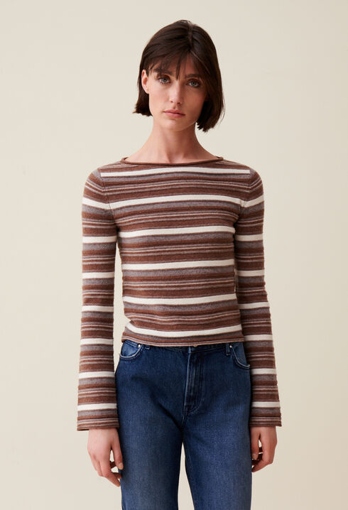 Pulli ausgestellten Ärmeln