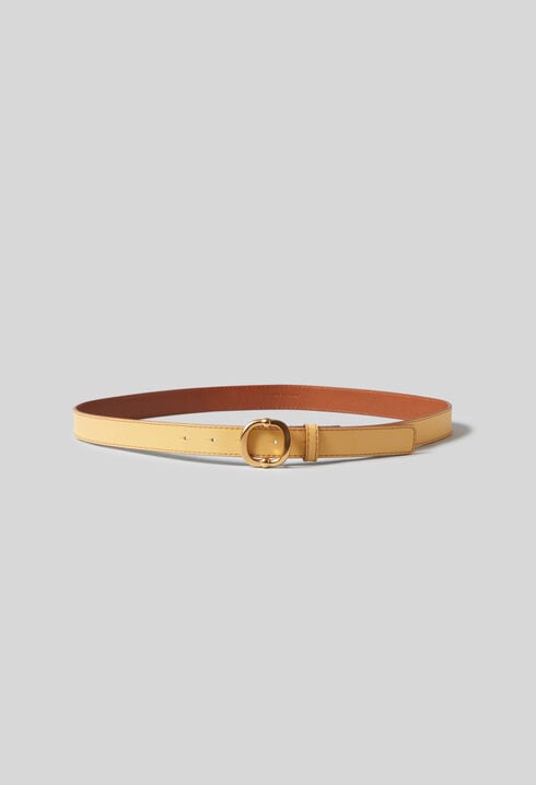 Gürtel aus Leder goldener Schnalle