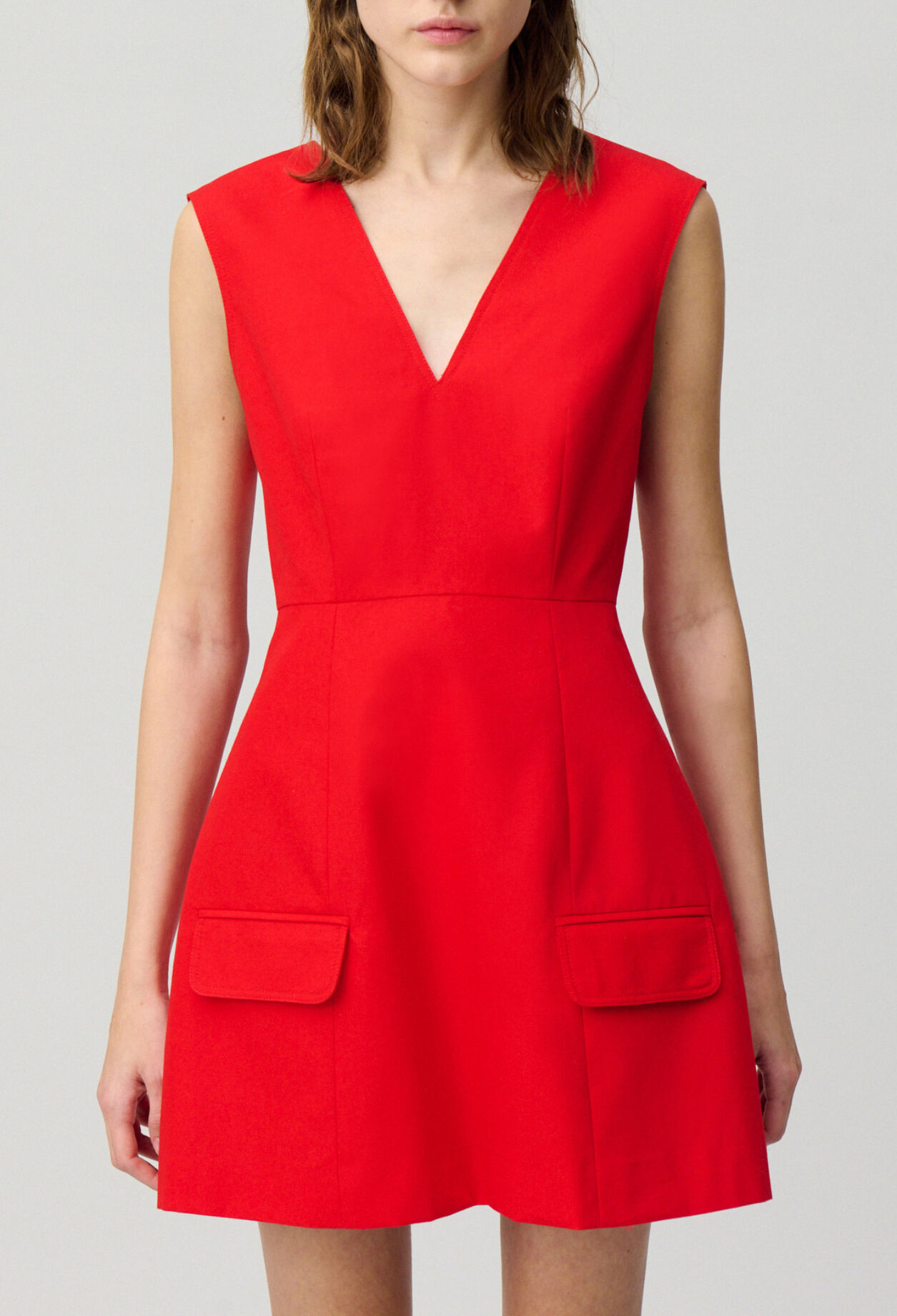 Figurbetontes kurzes Kleid