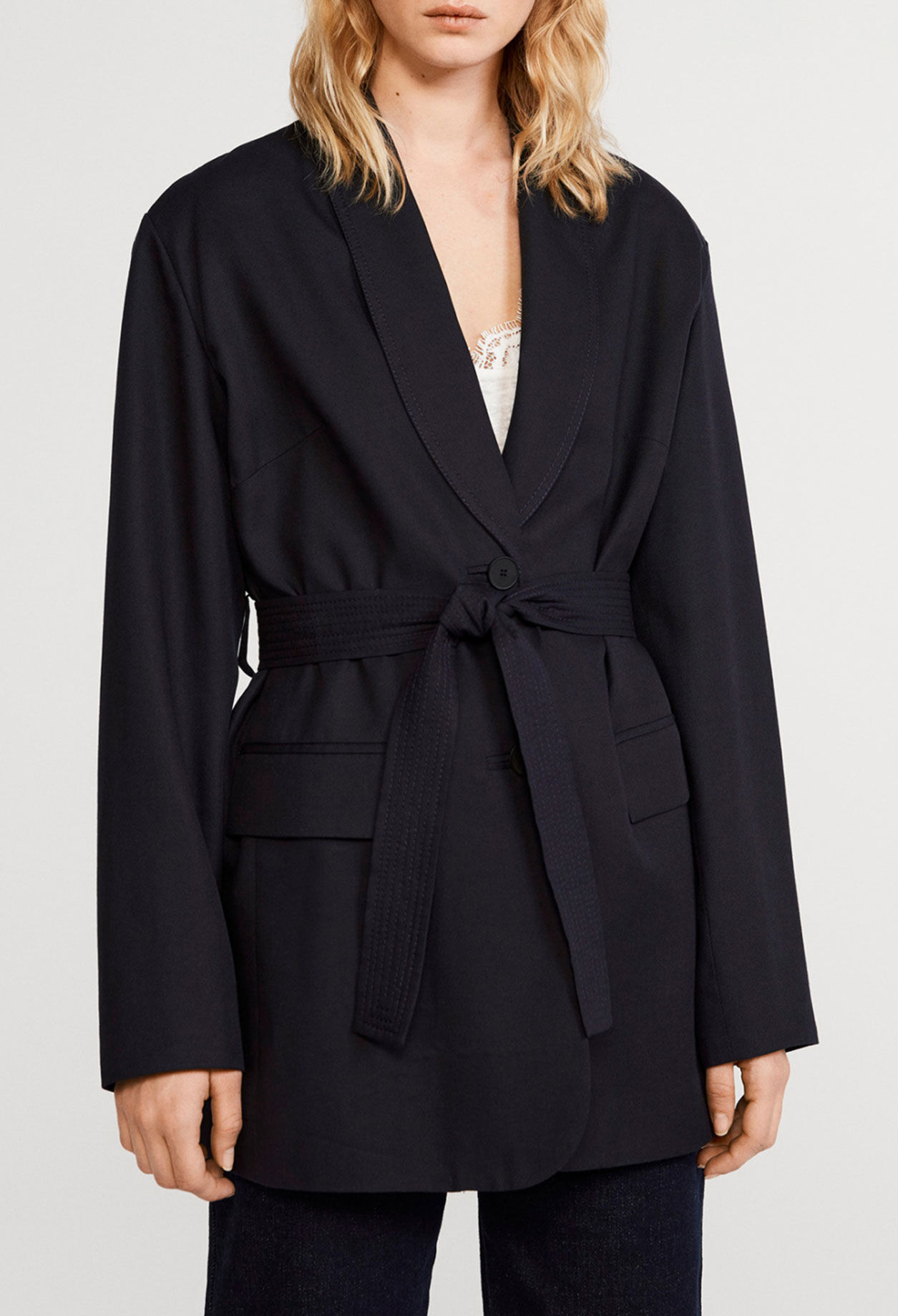 Gegürtete Jacke