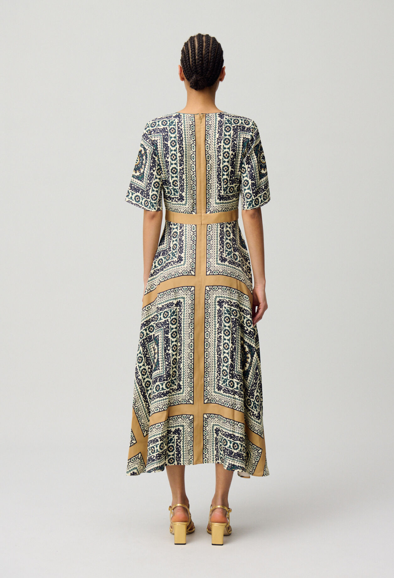 Langes fließendes Print-Kleid