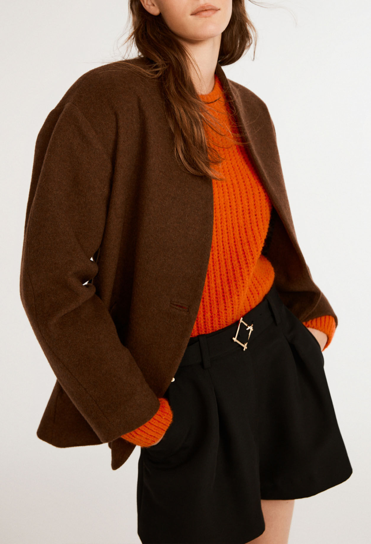 Gegürtete Wolljacke