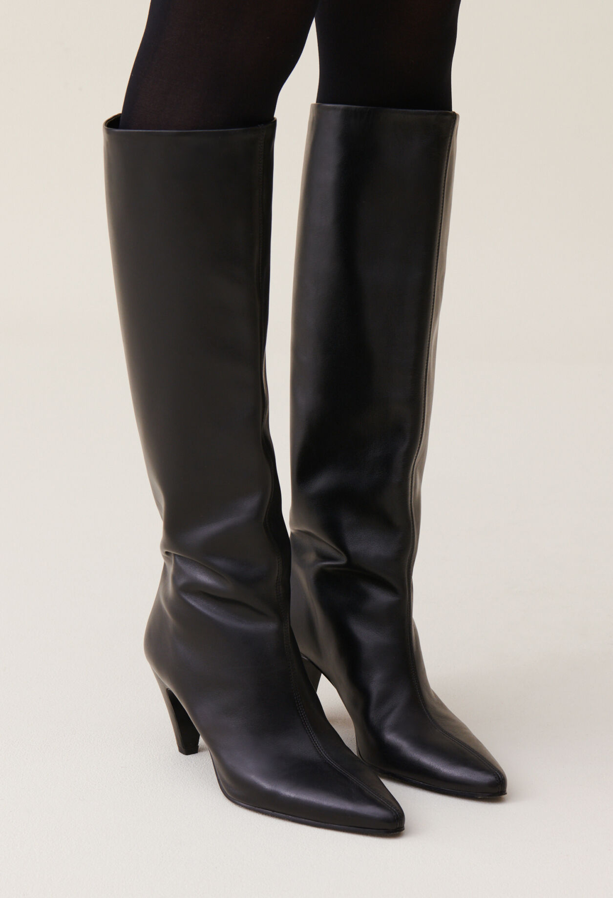Hohe Lederstiefel