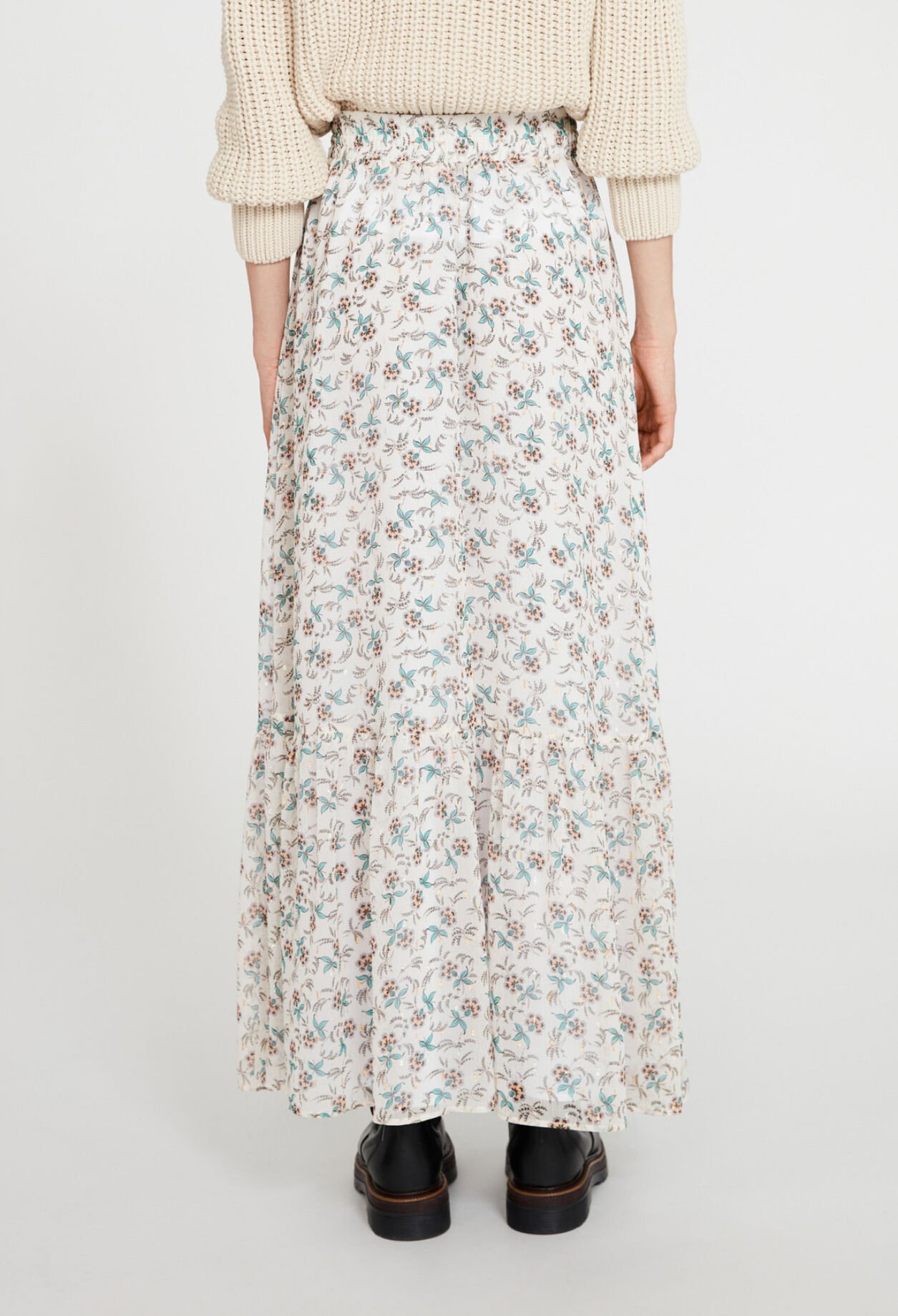 Langer geschlitzer Rock mit Blumen