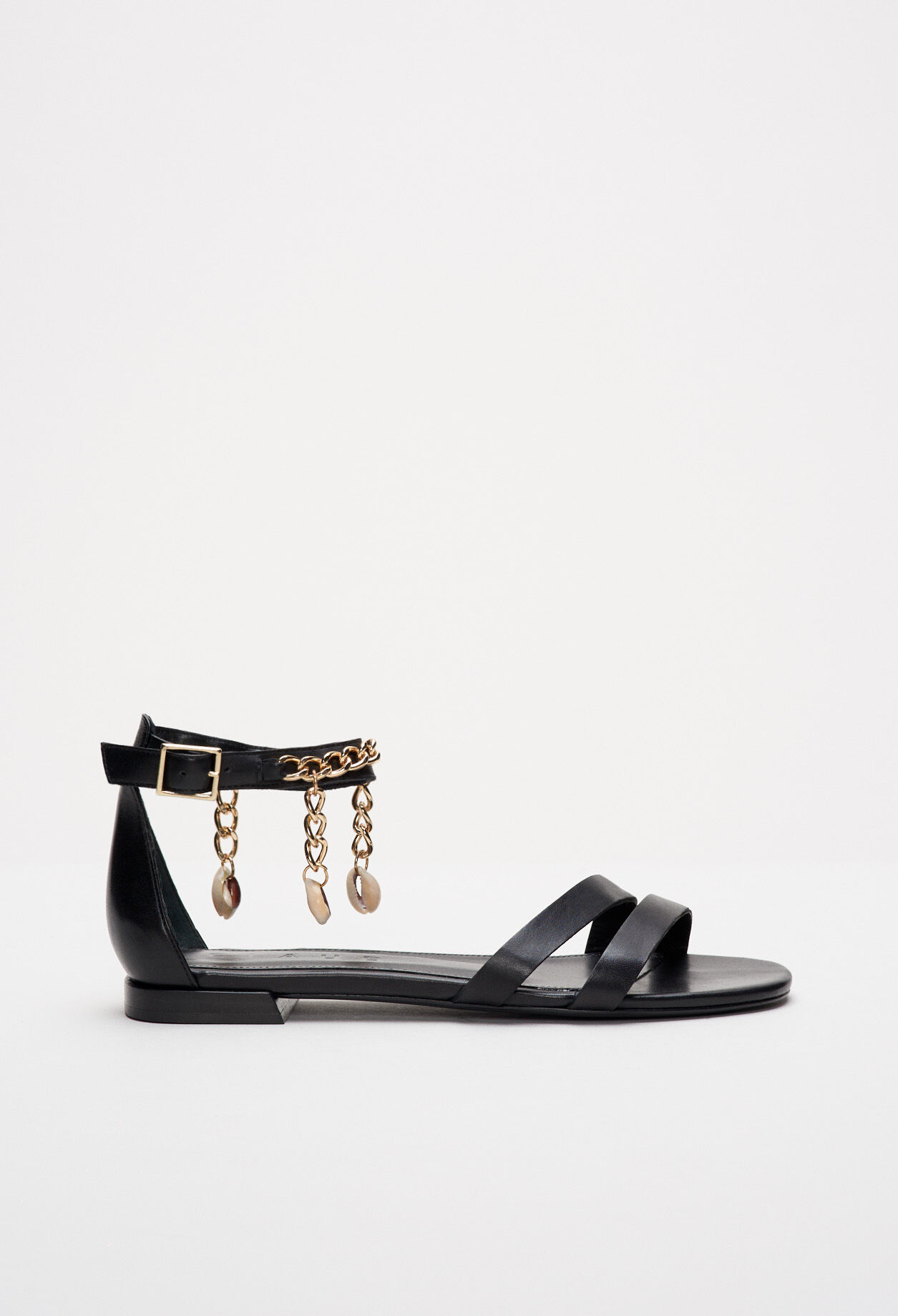 Sandalen mit Metallkette