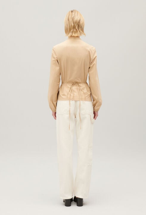 Sandfarbene Wickelbluse