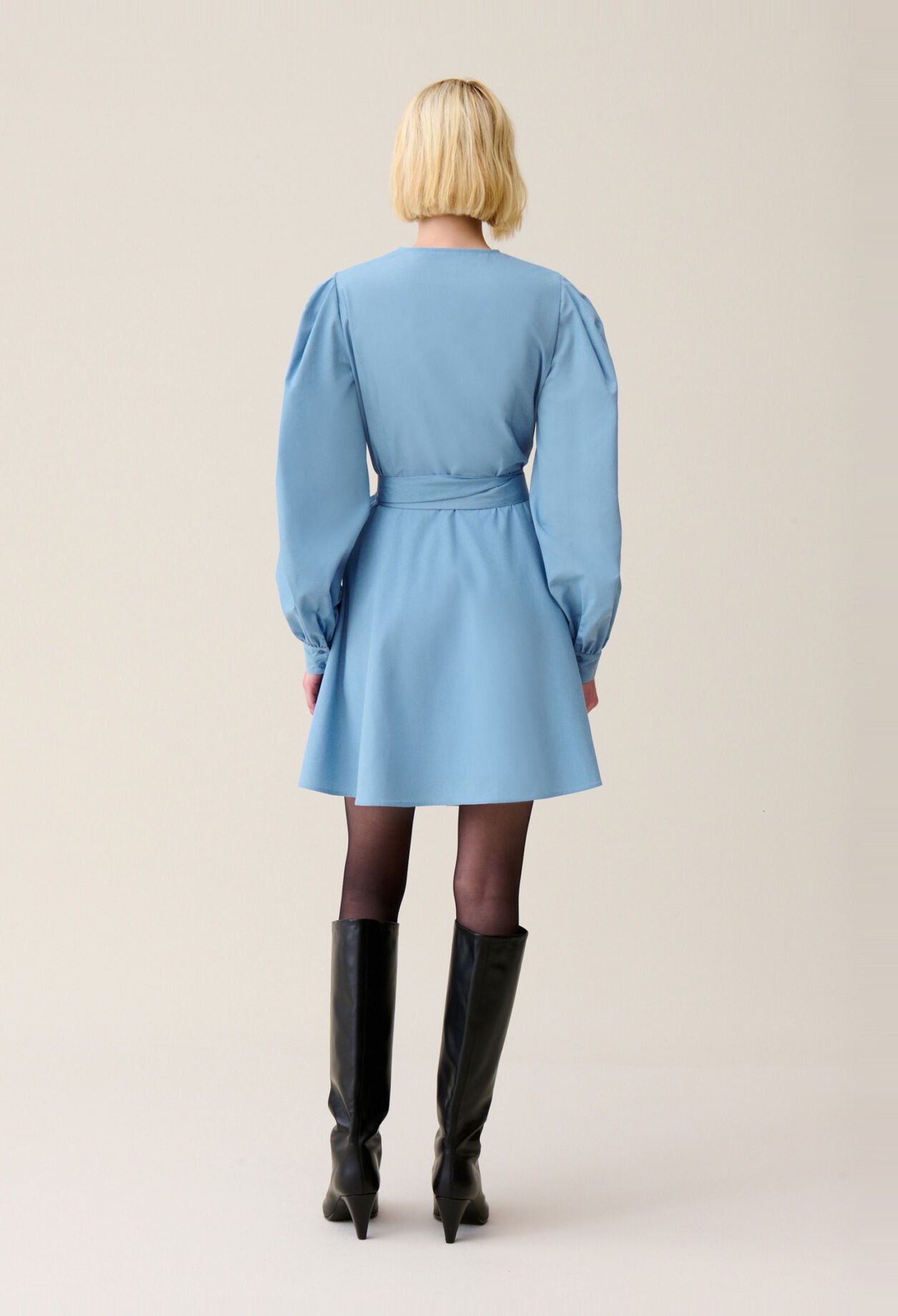 Kurzes Kleid mit Ballon&auml;rmeln, blau