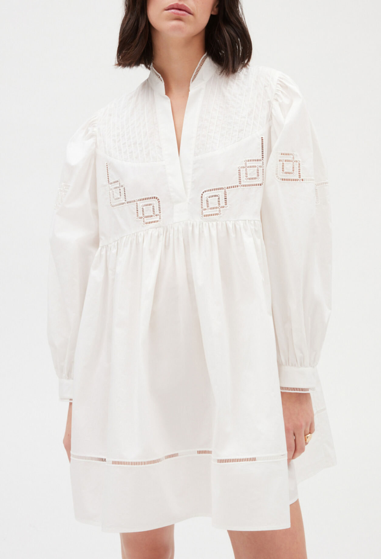 Kurzes, besticktes Baumwollkleid, weiß