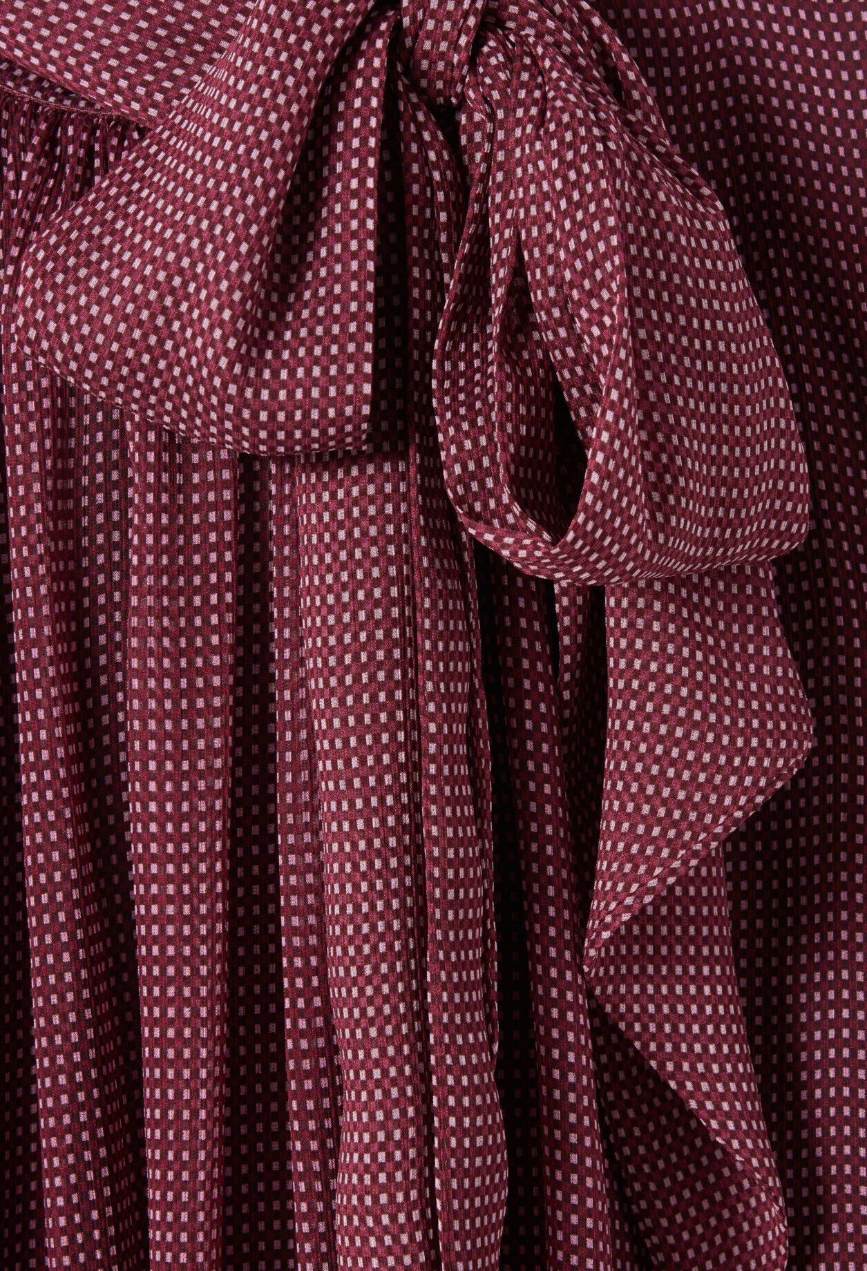 Fließende Lavallière-Bluse