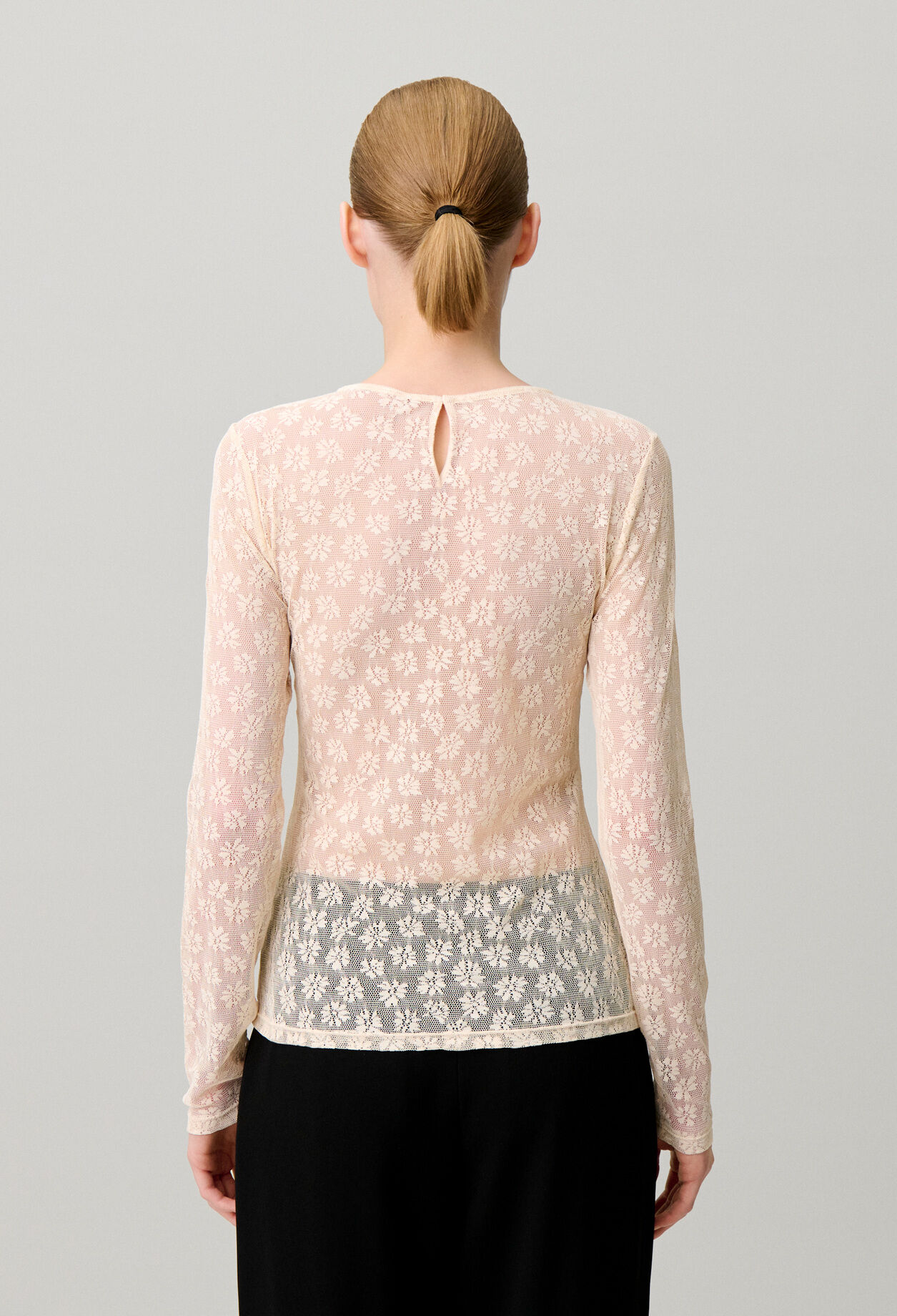 Tailliertes Langarm-Spitzenshirt