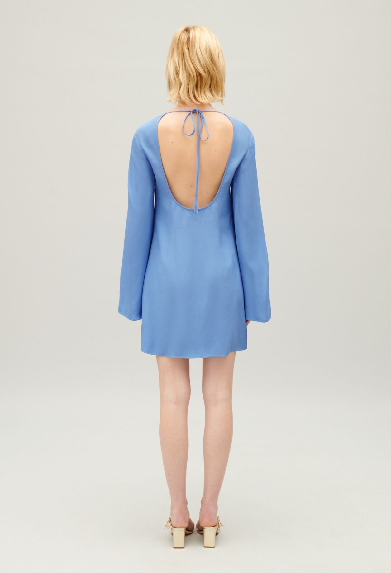 Kurzes Kleid Rückenausschnitt Lavendel