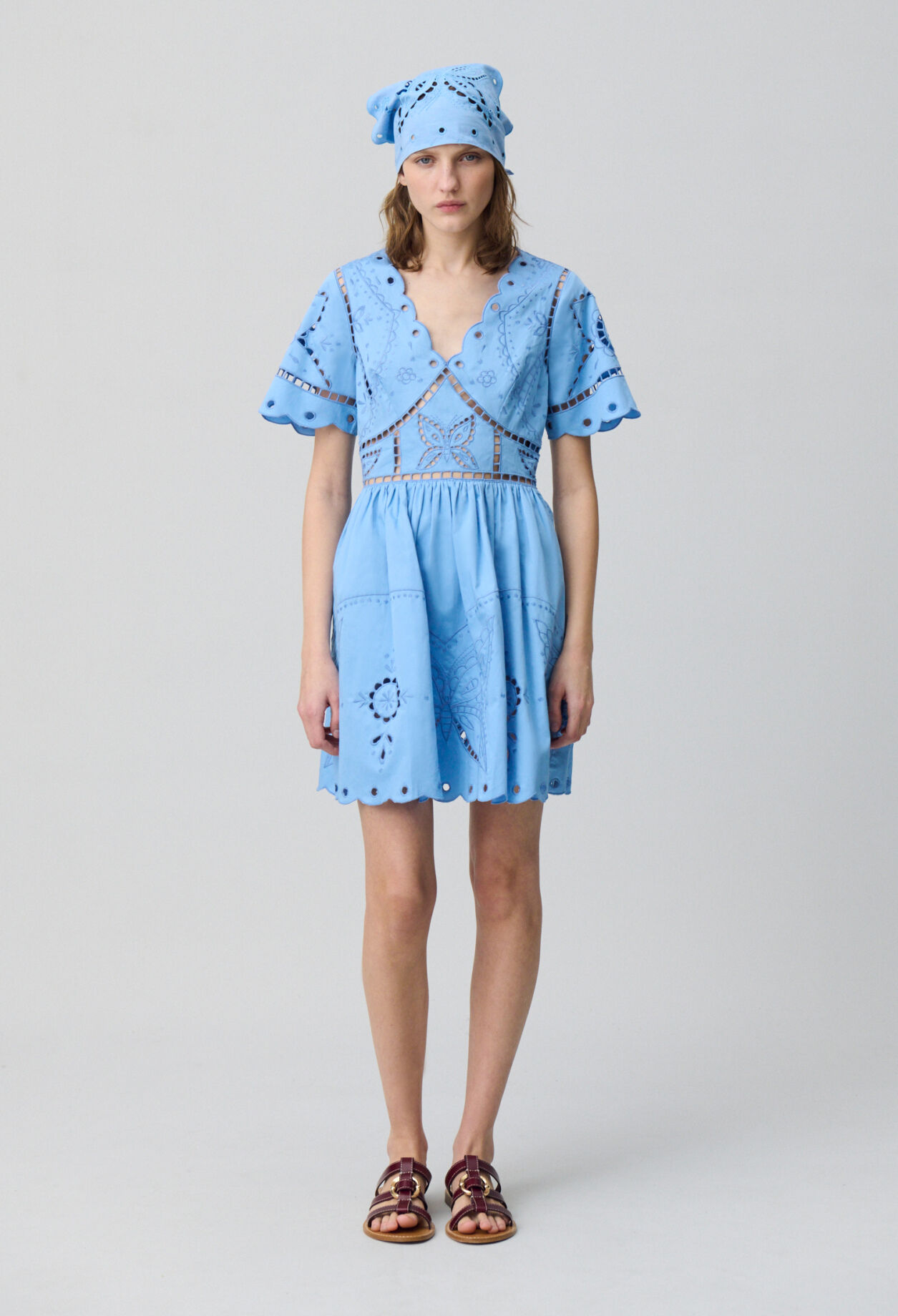 Kurzes Kleid Stickereien 