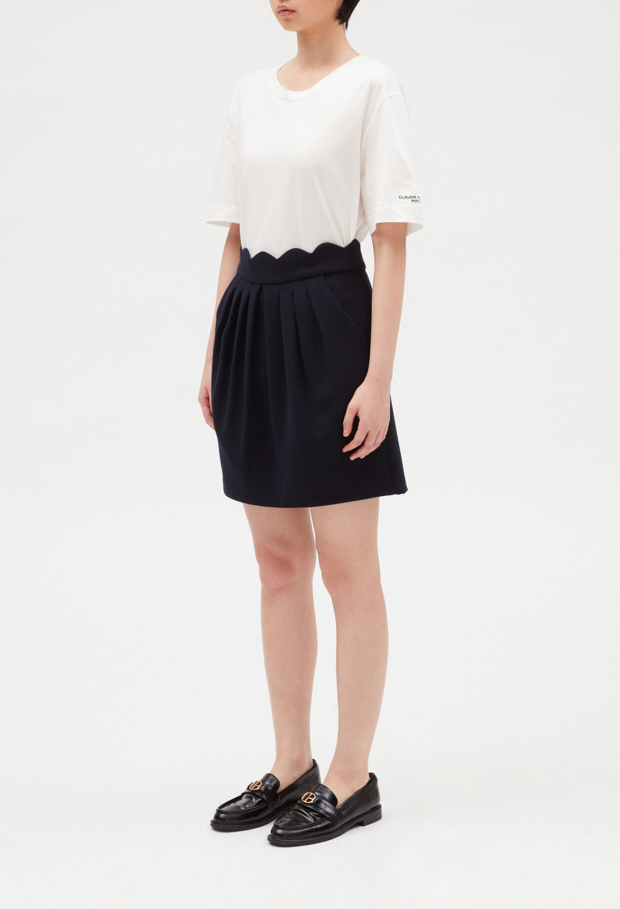 Kurzer Rock mit Muscheldetails