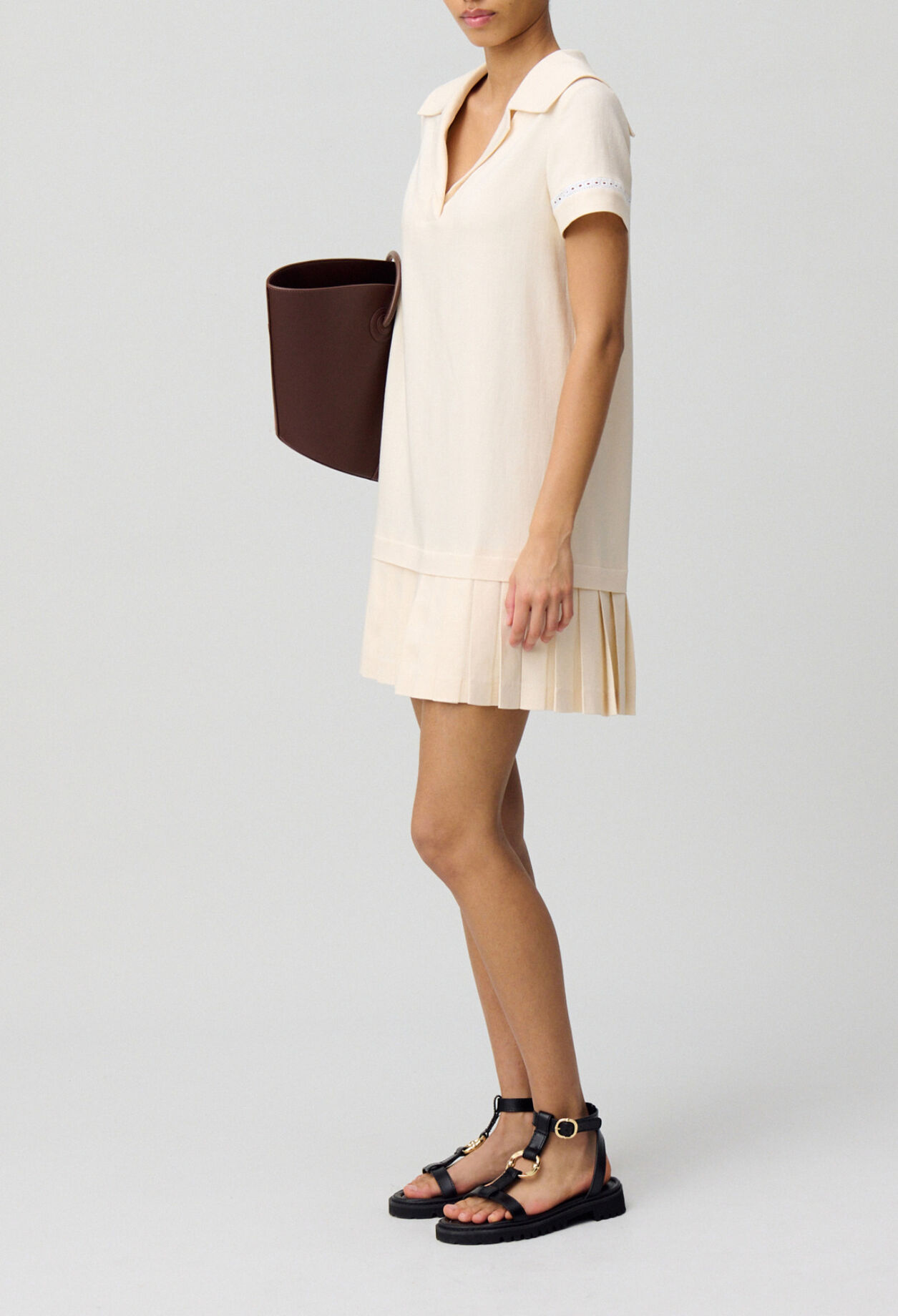 Kurzes Faltenkleid