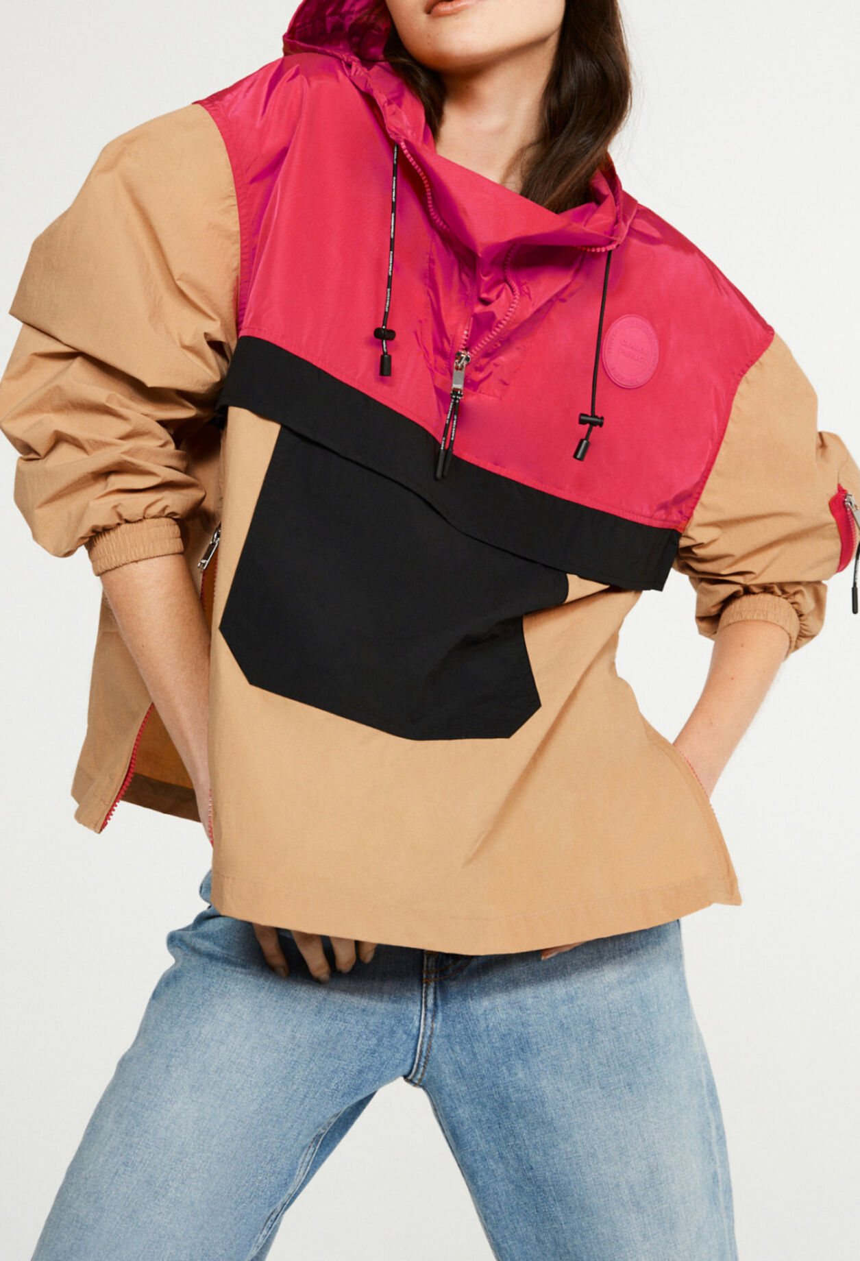 Dreifarbige Regenjacke
