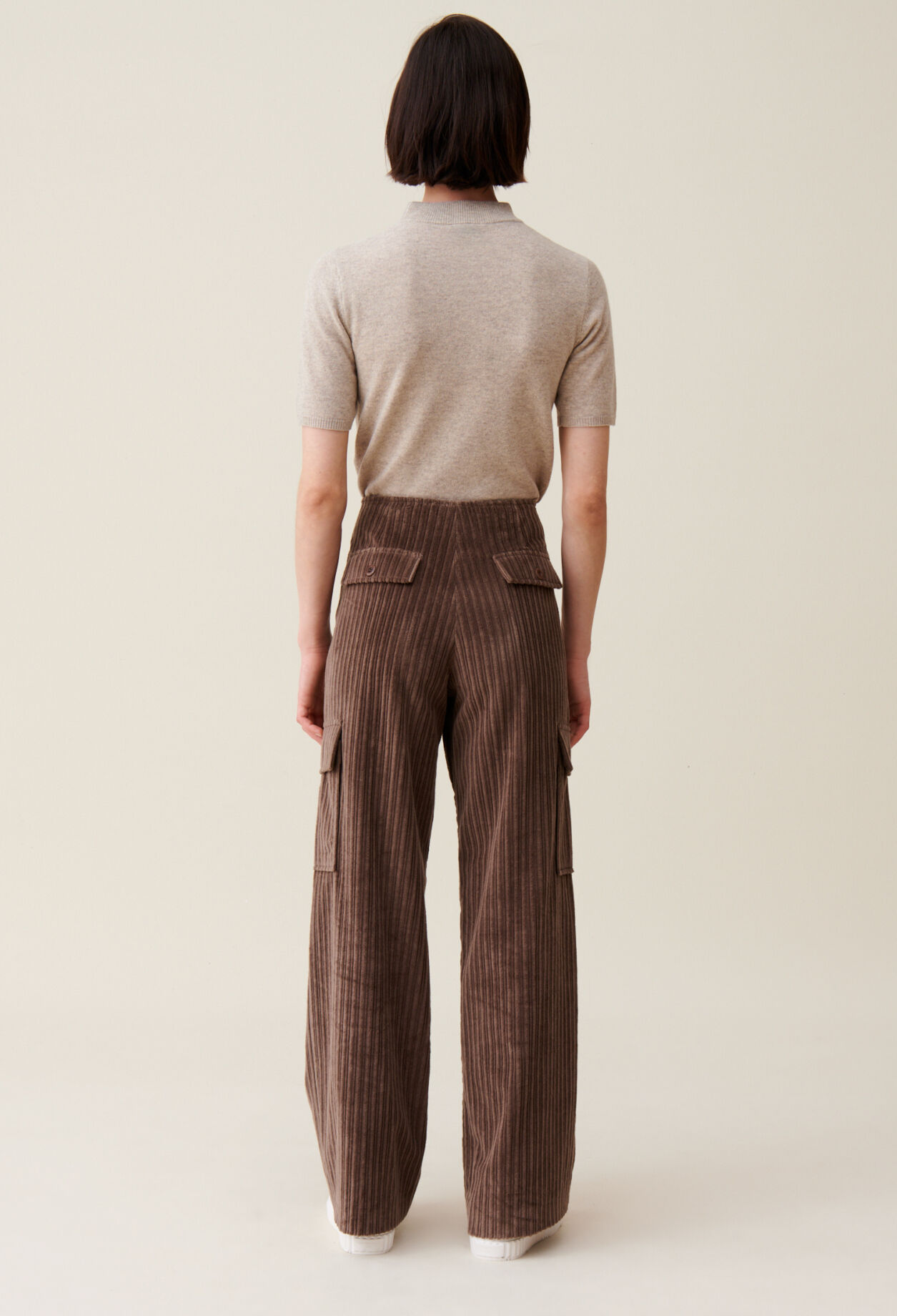 Weite Cargohose aus Cordvelours