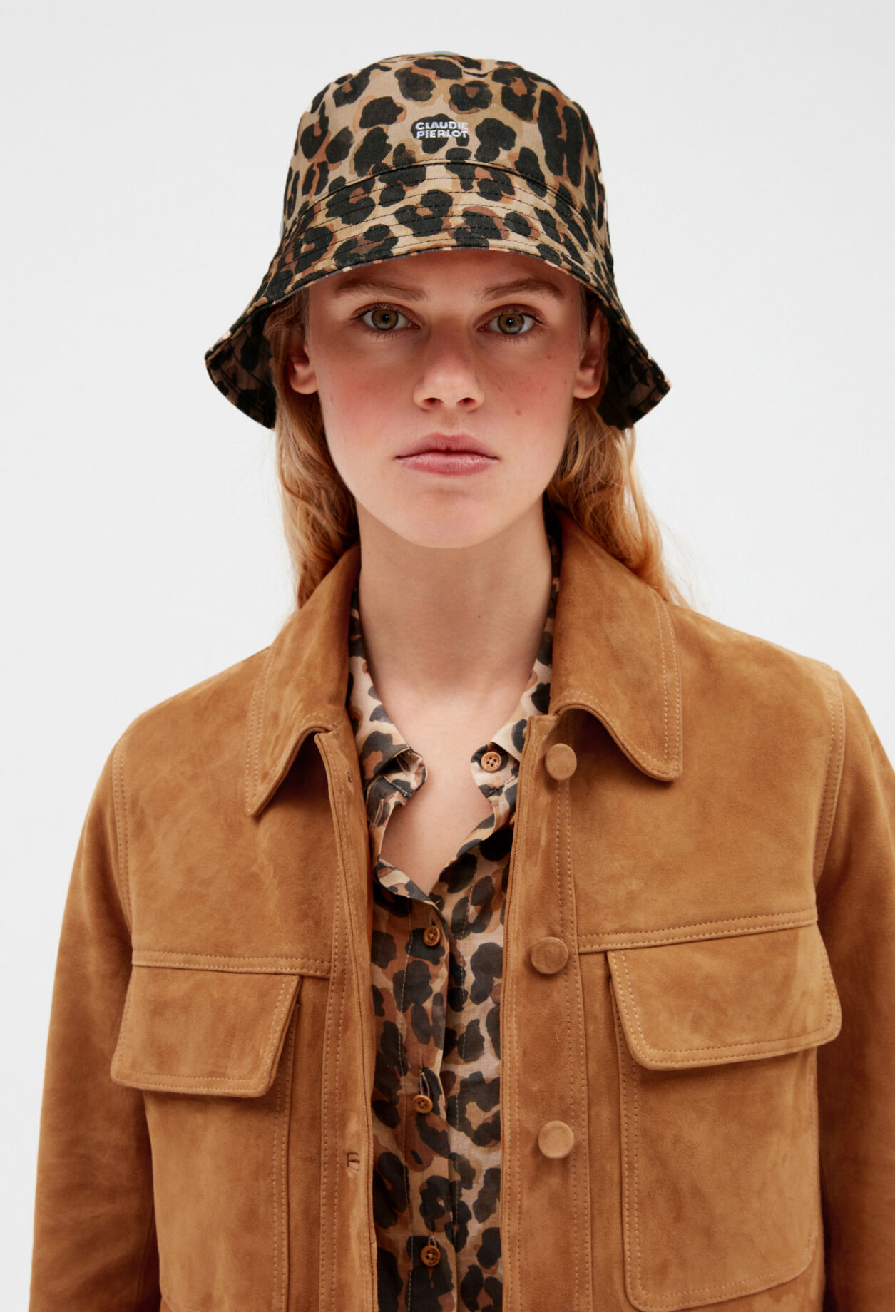 Bucket Hat, Leo