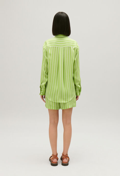 Flie&szlig;ende Hemdbluse mit Matcha-Streifen