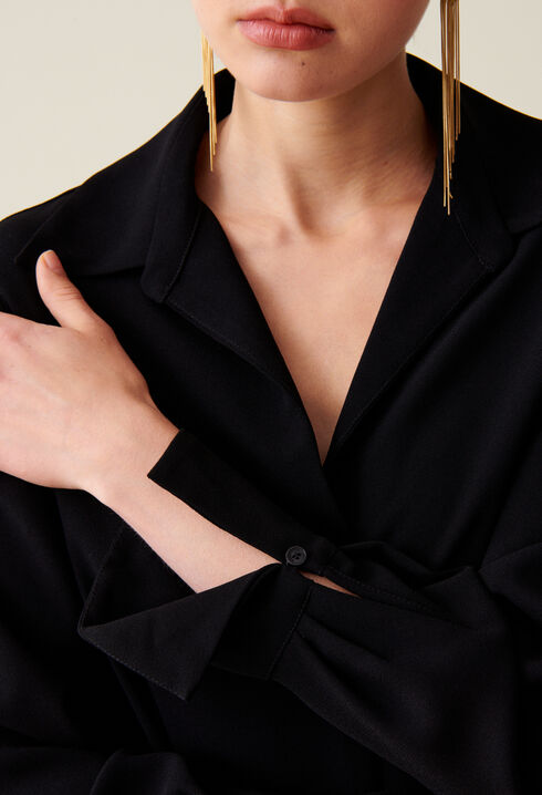 Fließende schwarze Bluse 