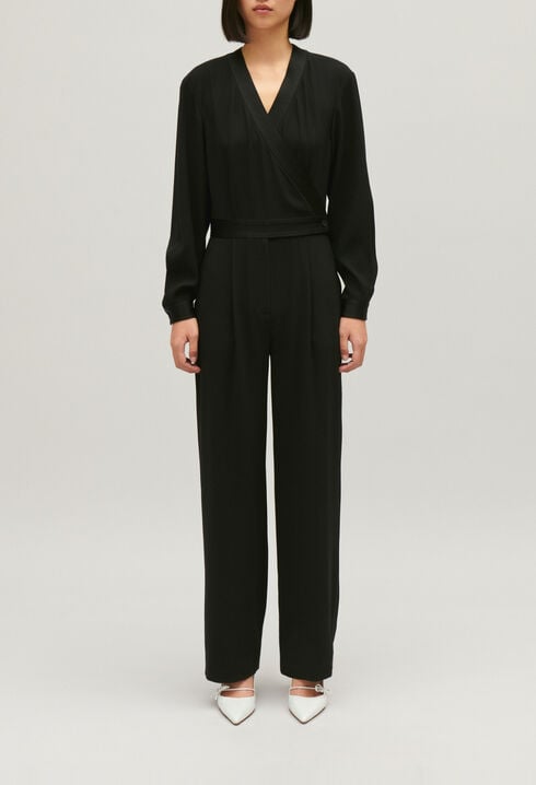 Schwarzer Jumpsuit