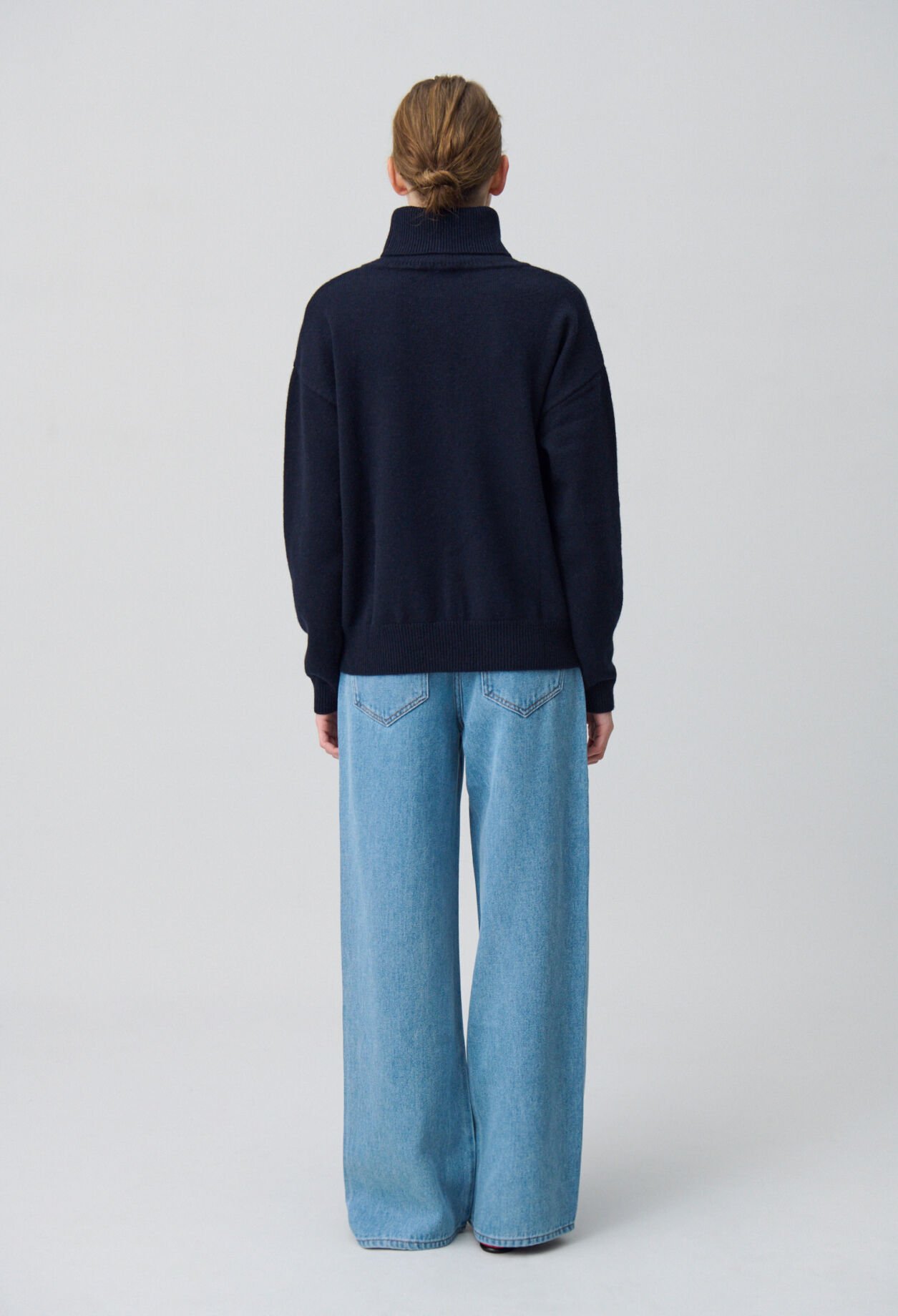 Marineblauer Kaschmirpullover