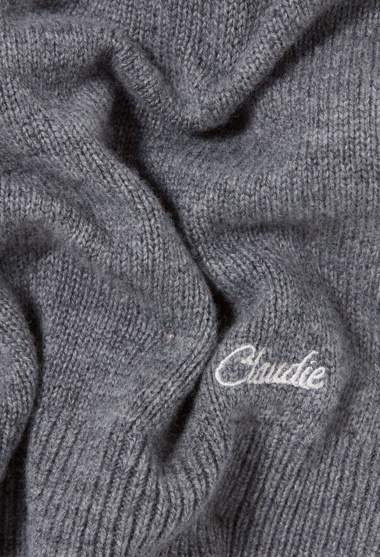 Figurnaher Feinstrickpullover