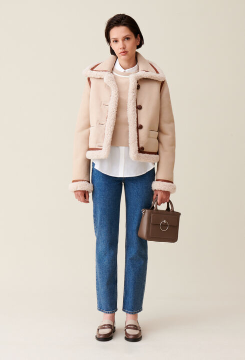 Beigefarbene Lammfelljacke