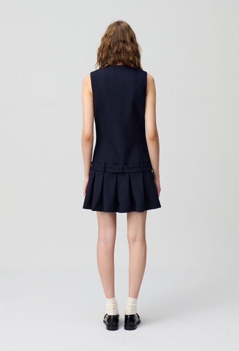 Gefaltetes kurzes Kleid