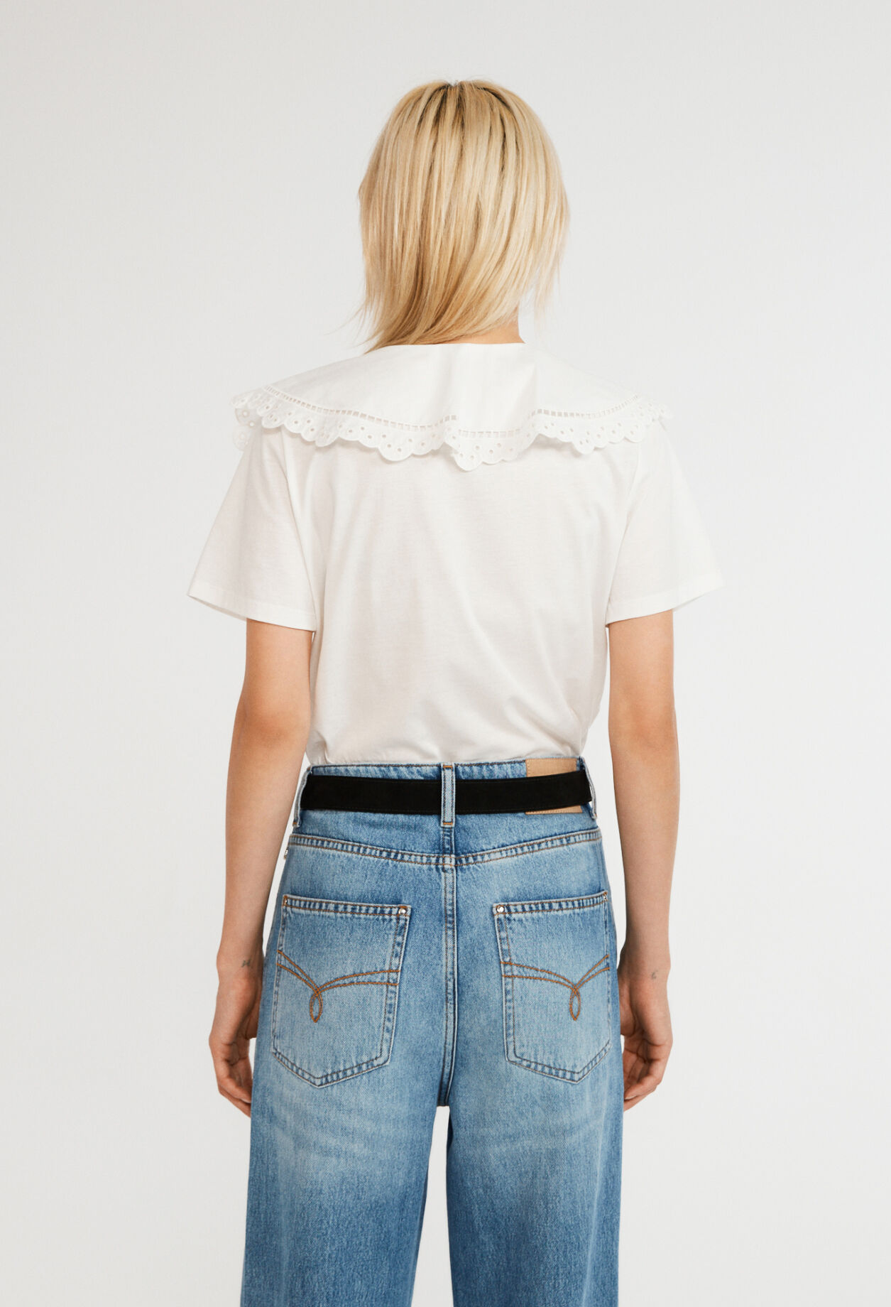 T-Shirt mit Ausschnitt