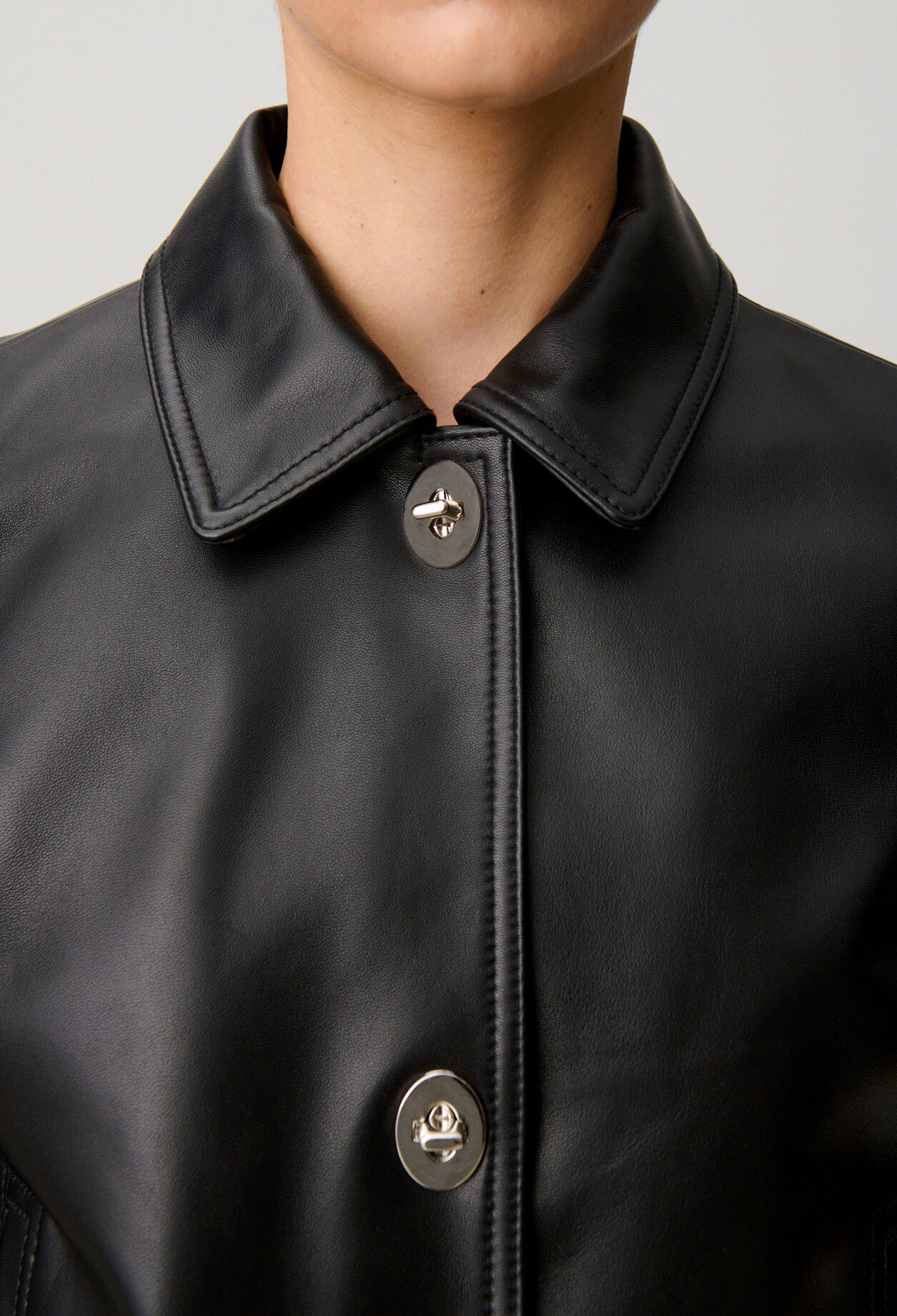Kurze Jacke aus Leder