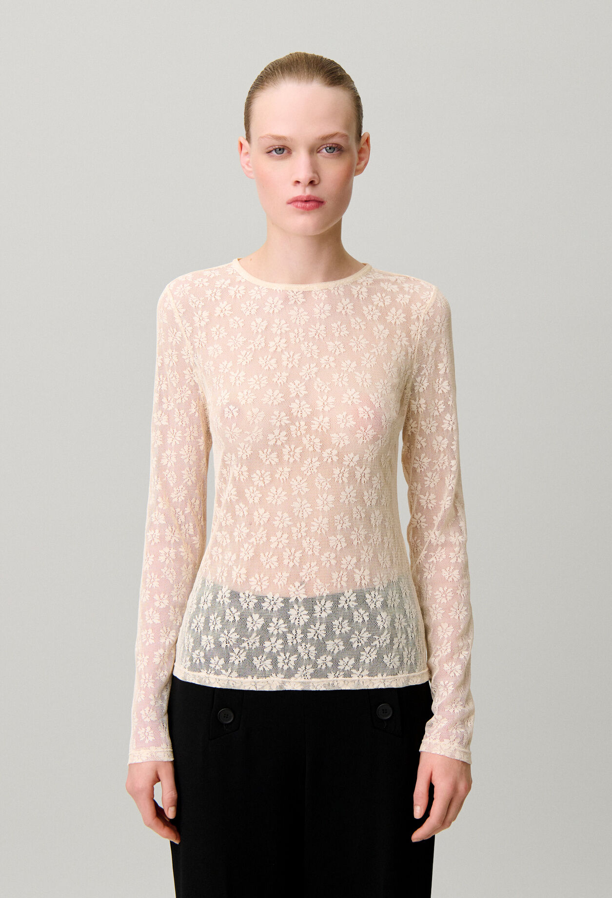 Tailliertes Langarm-Spitzenshirt