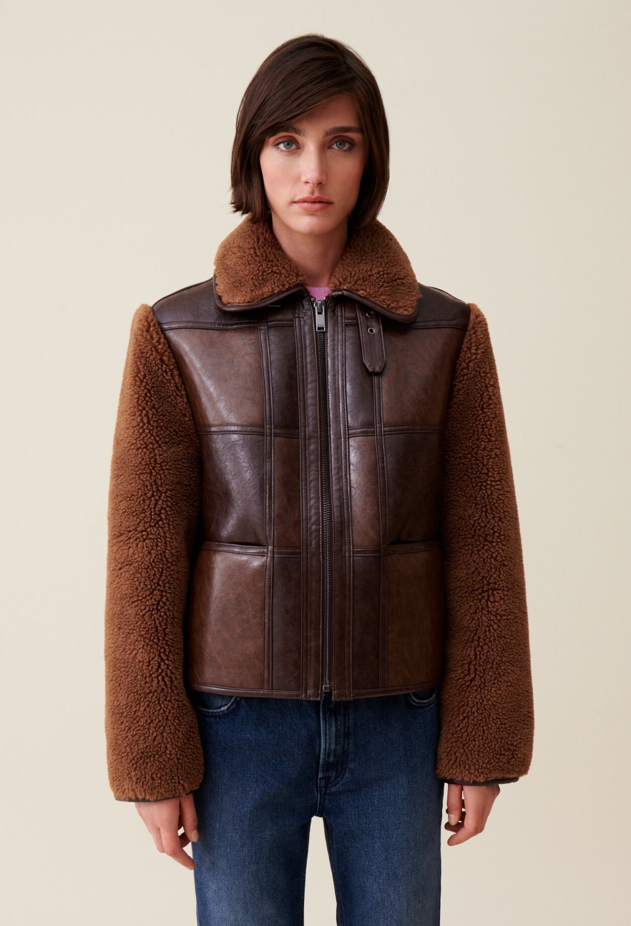 Kurze zweifarbige Jacke