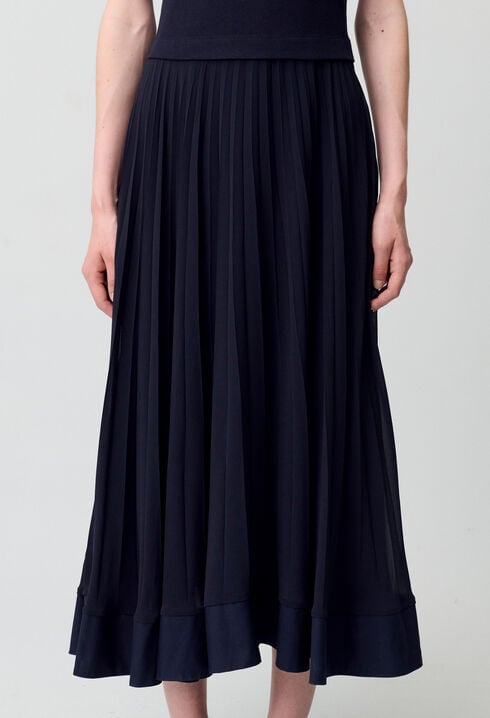 Langes, plissiertes Kleid, marineblau