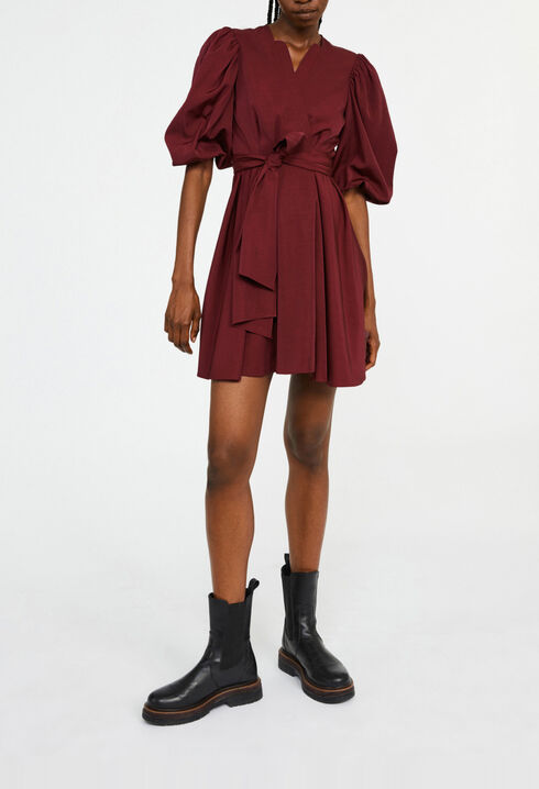 Kurzes burgunderrot Wickelkleid