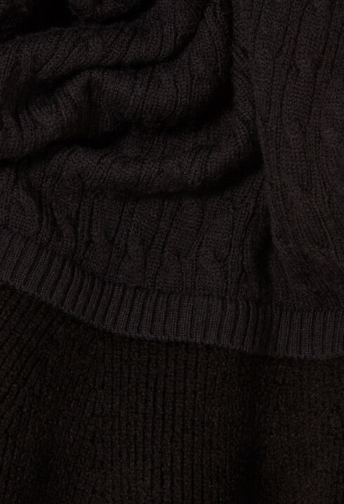 Rollkragen-Strickkleid