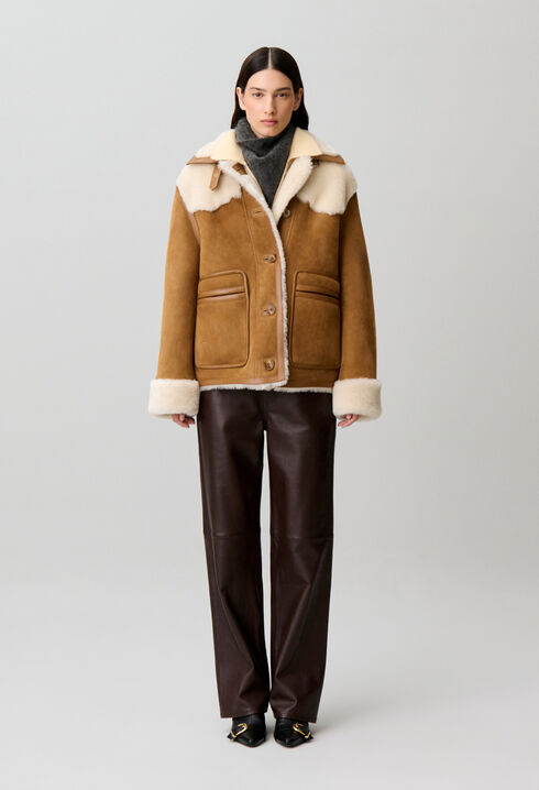 Lammfelljacke mit Lederkragen